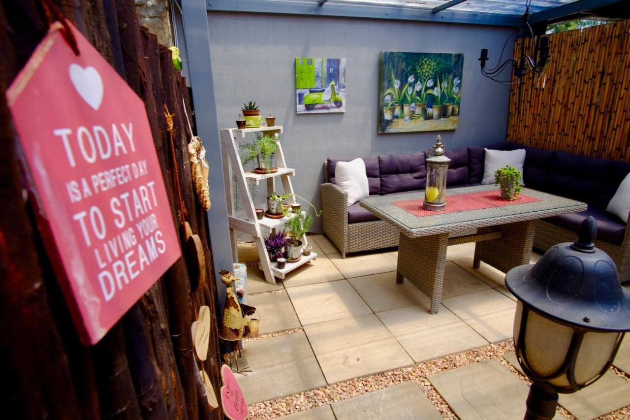 Milly'S Touch Studios Roodepoort Exterior photo